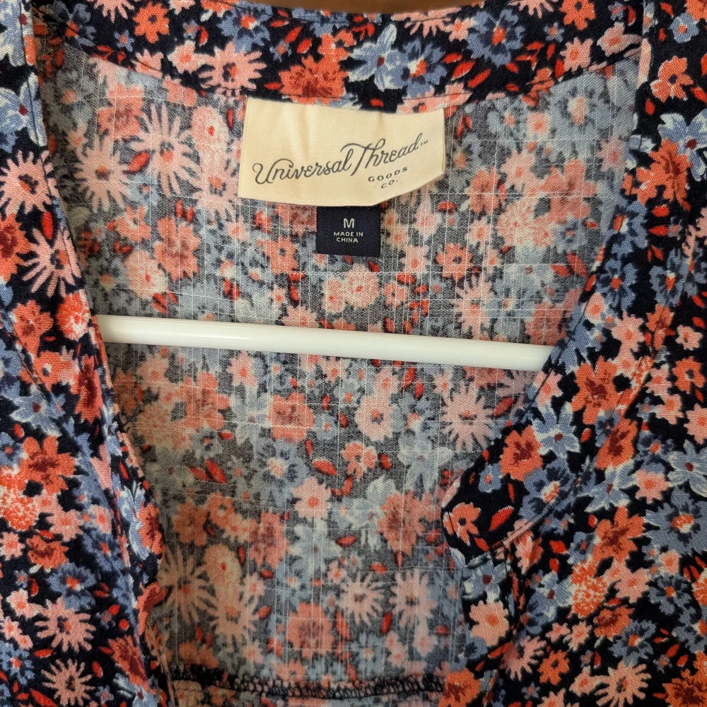 Universal Thread Women's Floral Sleeveless Top - Picture 2 of 6